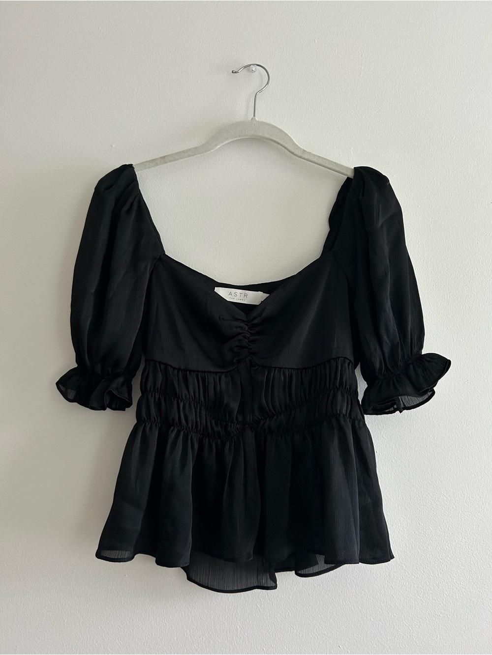 ASTR The Label Black Puff-Sleeve Peplum Blouse